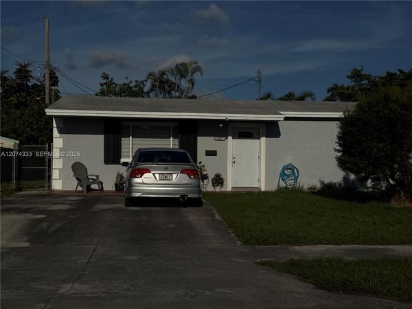 1201 N 70th Way, Hollywood, FL 33024