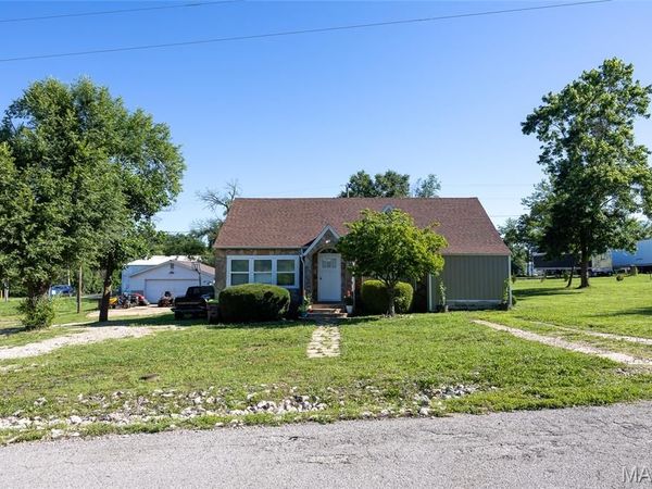 339 First St First , Summersville, MO 65571