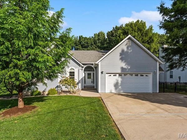 841 E Lake Drive , Edwardsville, IL 62025