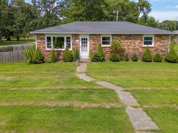 1000 White Drive, New Castle, IN 47362