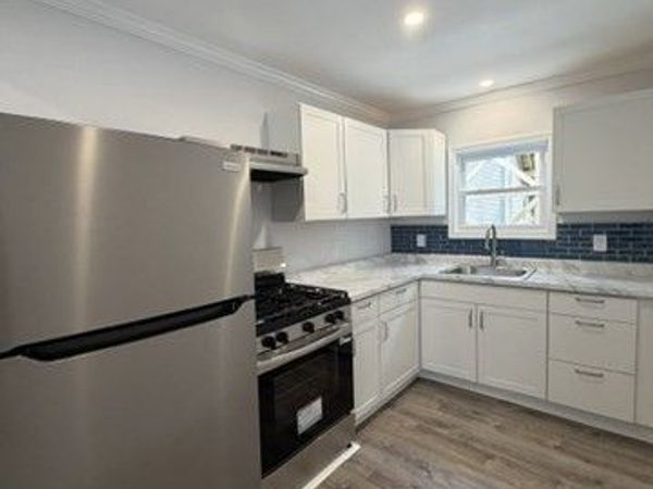 220 Fifth St, Unit 1, Fall River, MA 02721