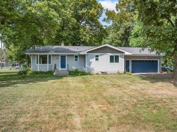 727 Tanglewood Drive, Shoreview, MN 55126