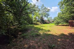 266 Amy Drive photo 4