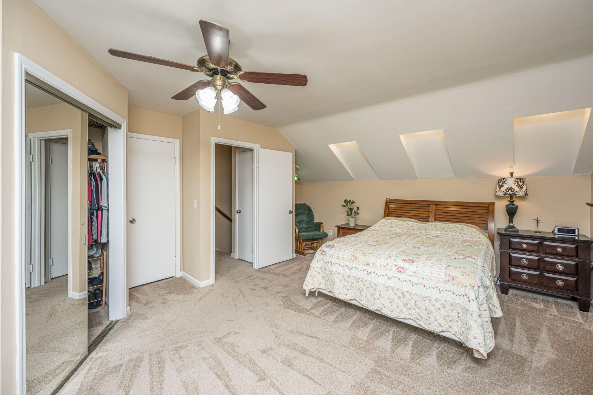 401 Iowa Court Photo 18