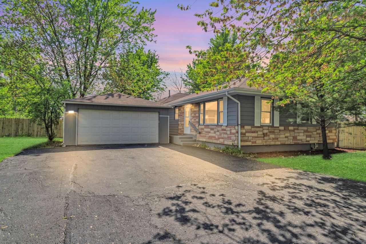 117 Arthur Avenue, South Elgin, IL 60177 Main Photo