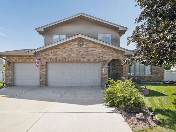 611 Flanagan Drive , Minooka, IL 60447