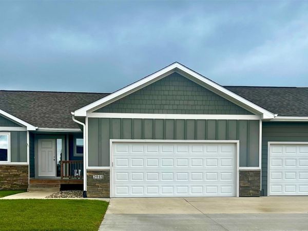 2944 Prairieside Place , Norwalk, IA 50211