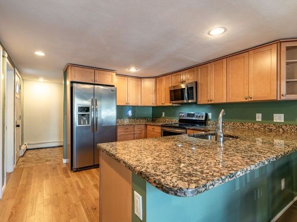2 Senee Ct, Unit 2, Amesbury, MA 01913