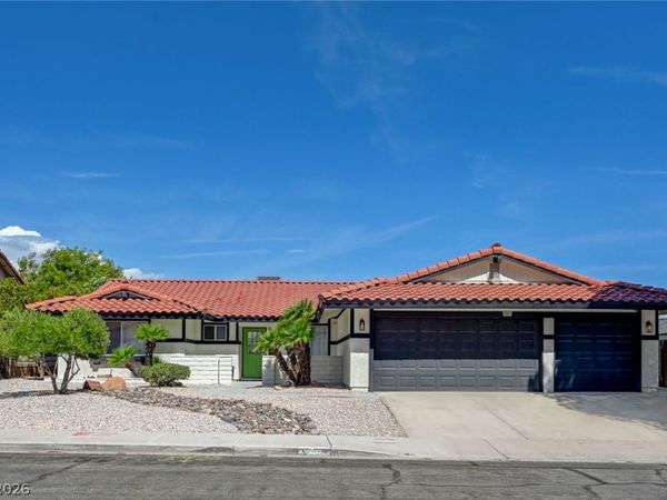 8904 Pesaro Drive, Las Vegas, NV 89117