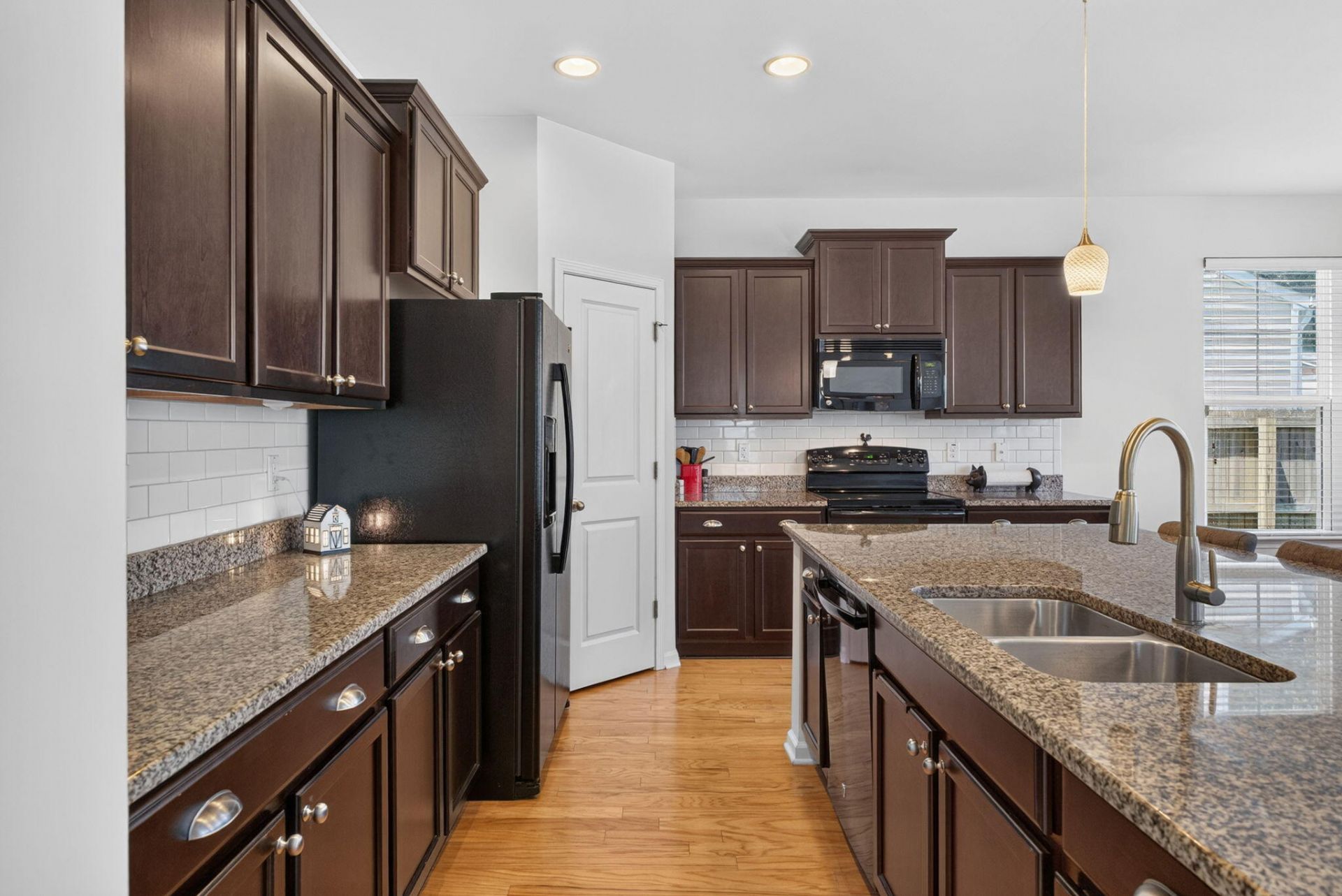 208 Roanoke Hill Court Photo 11