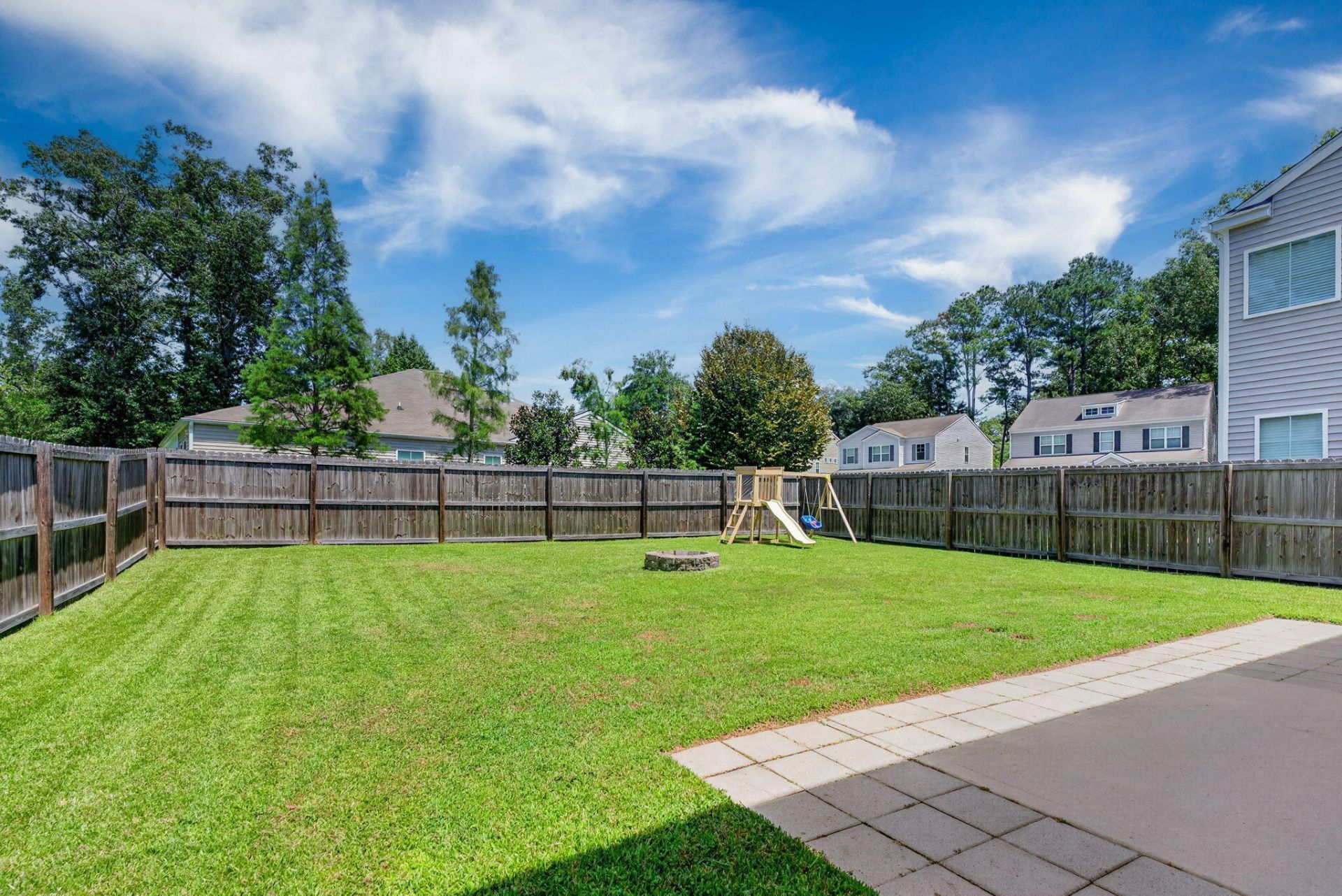 208 Roanoke Hill Court Photo 38
