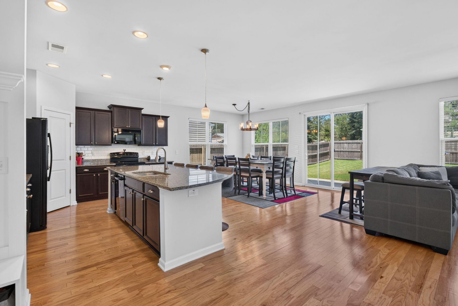208 Roanoke Hill Court Photo 8