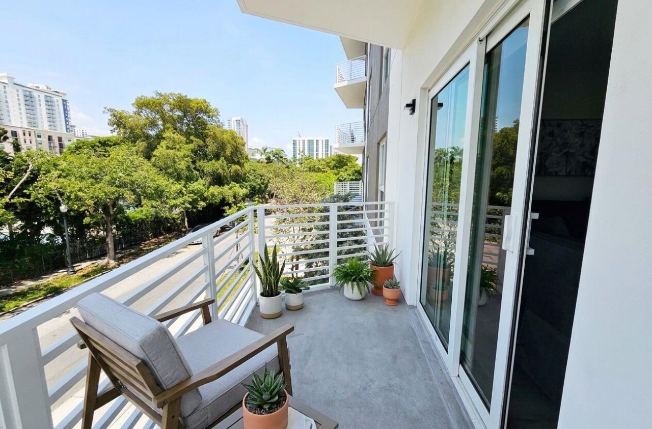 1938 Jackson Street, Unit 202, Hollywood, FL 33020 Photo