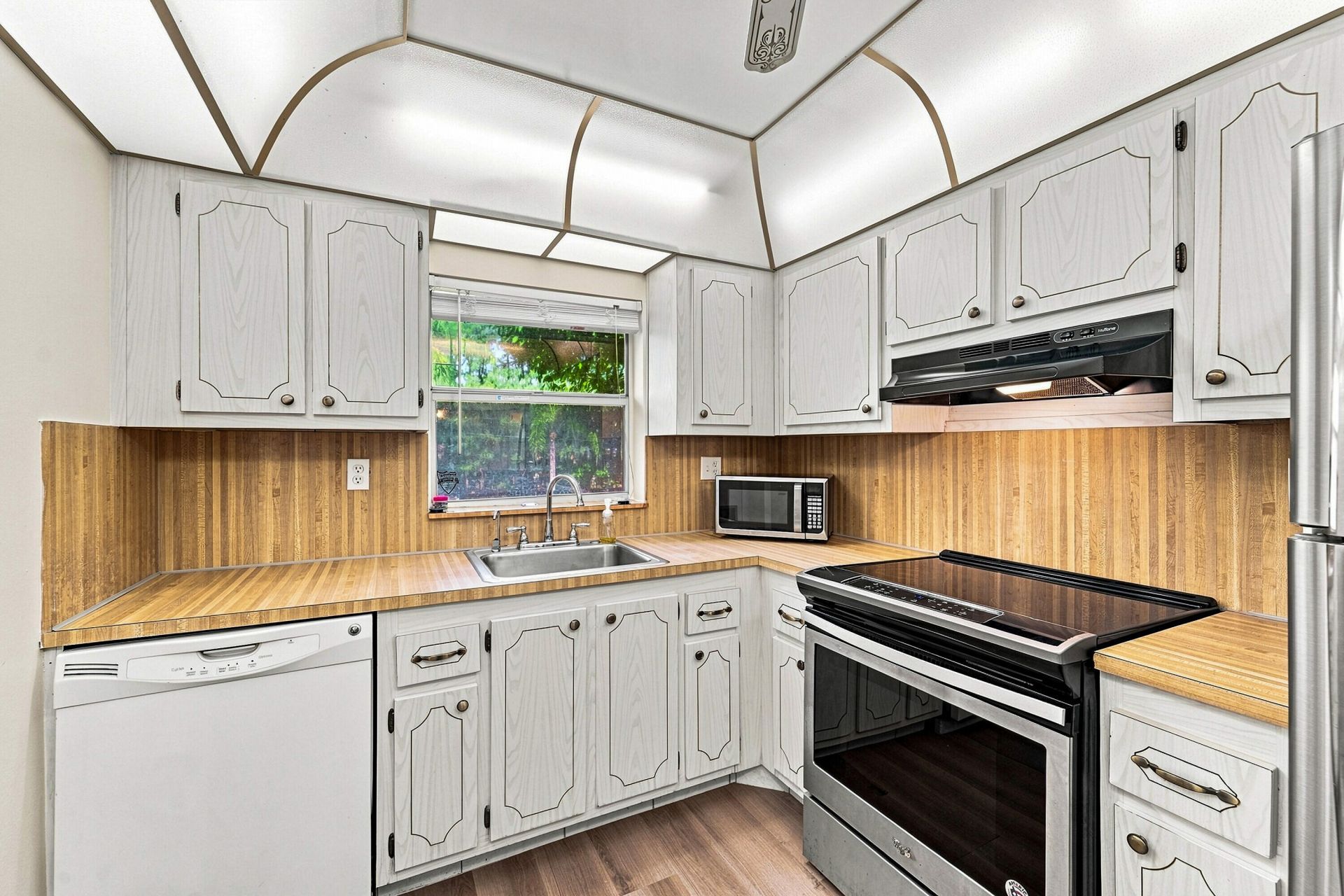9801 Sunrise Lakes Boulevard, Unit 208, Sunrise, FL 33322 Photo