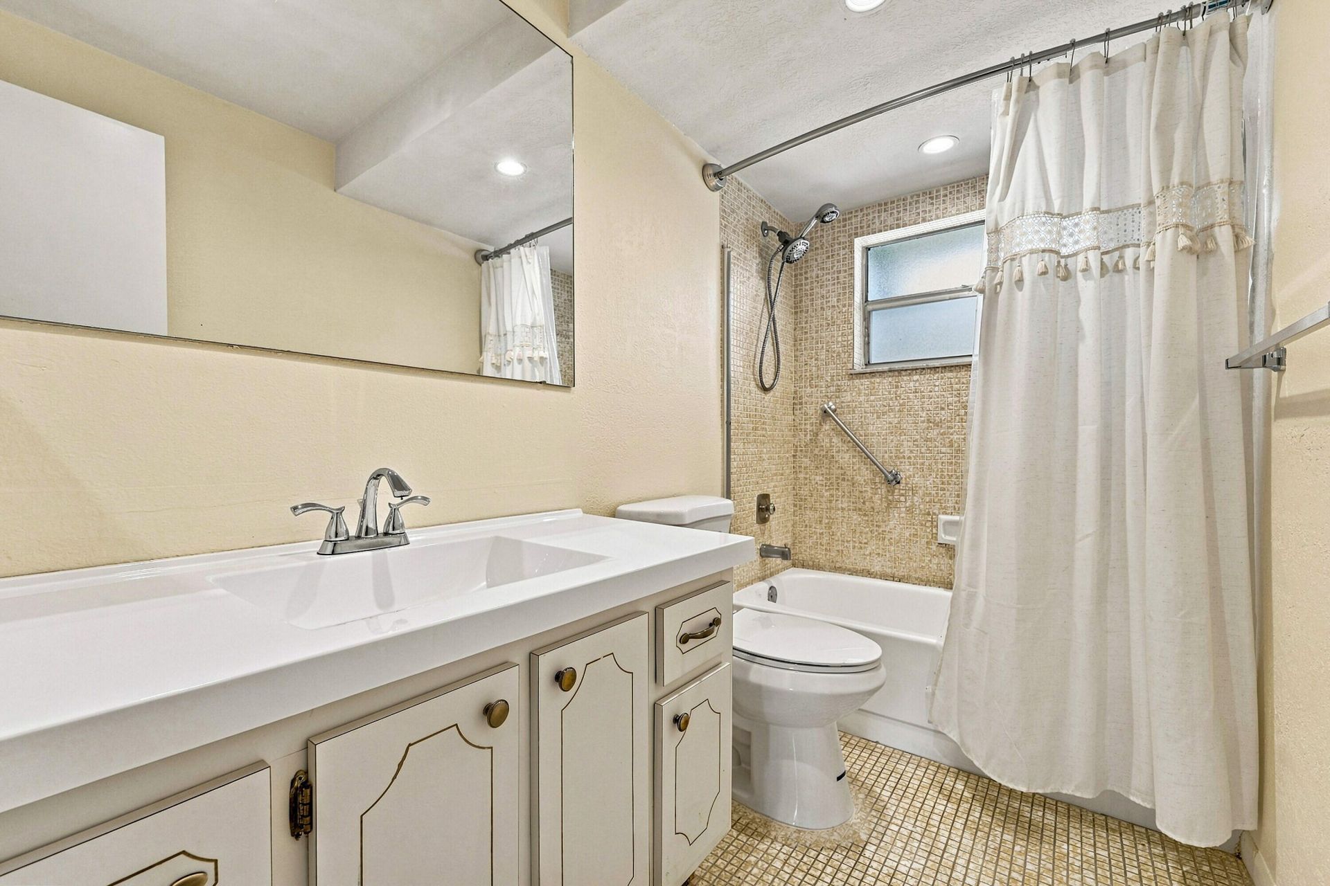 9801 Sunrise Lakes Boulevard, Unit 208, Sunrise, FL 33322 Photo