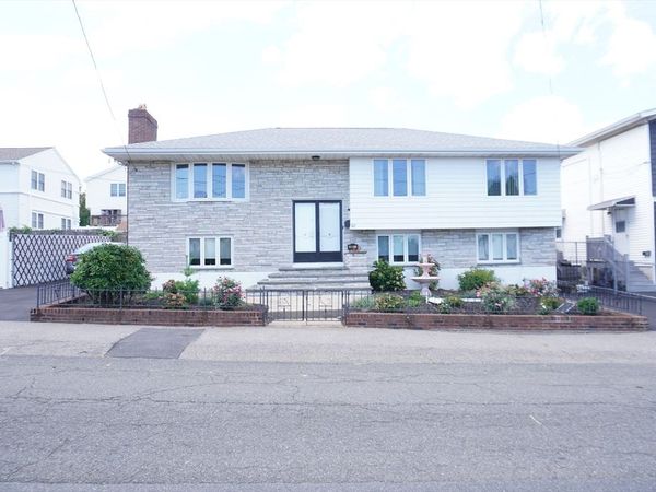 92 Newman St, Revere, MA 02151
