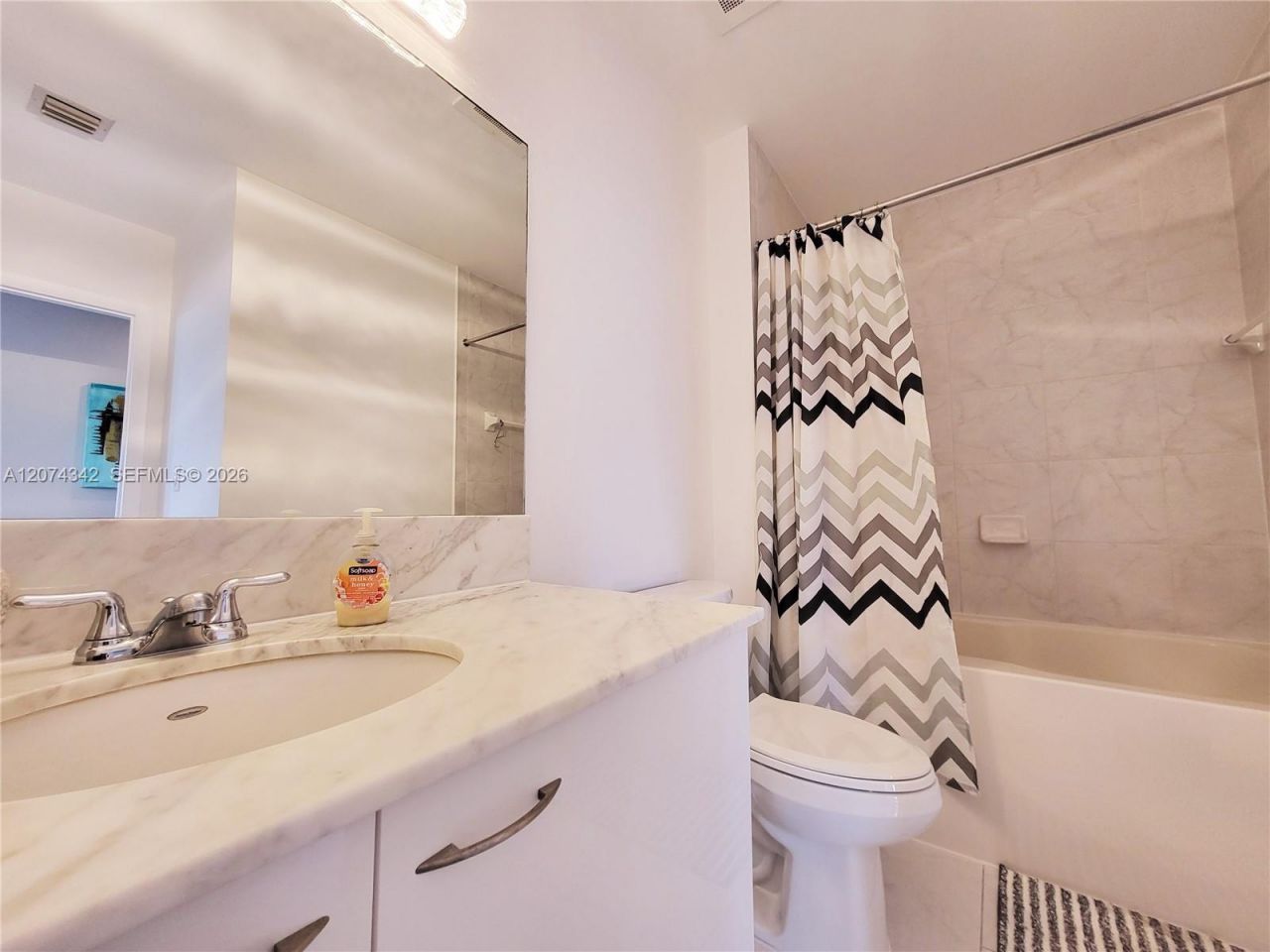 133 NE 2nd Ave, Unit 2419, Miami, FL 33132 Photo