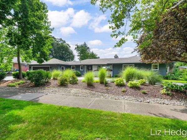 1949 Meadowfield Drive NE, Grand Rapids, MI 49505