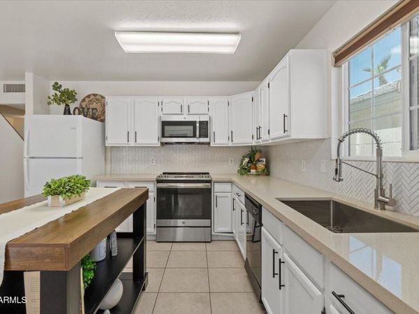 3443 W FRANKFURT Drive, Chandler, AZ 85226