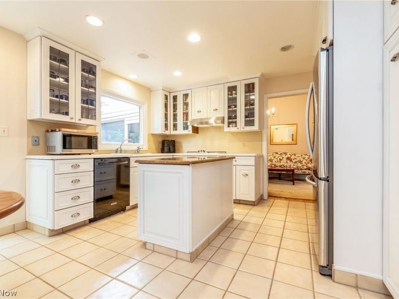 24653 Meldon Boulevard, Beachwood, OH 44122 Photo 12