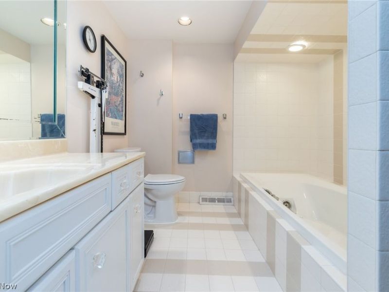 24653 Meldon Boulevard, Beachwood, OH 44122 Photo 32