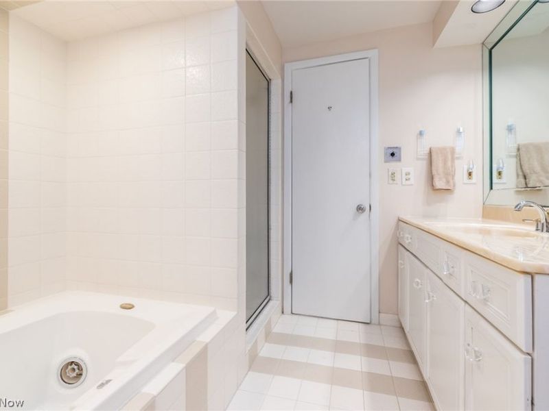 24653 Meldon Boulevard, Beachwood, OH 44122 Photo 32