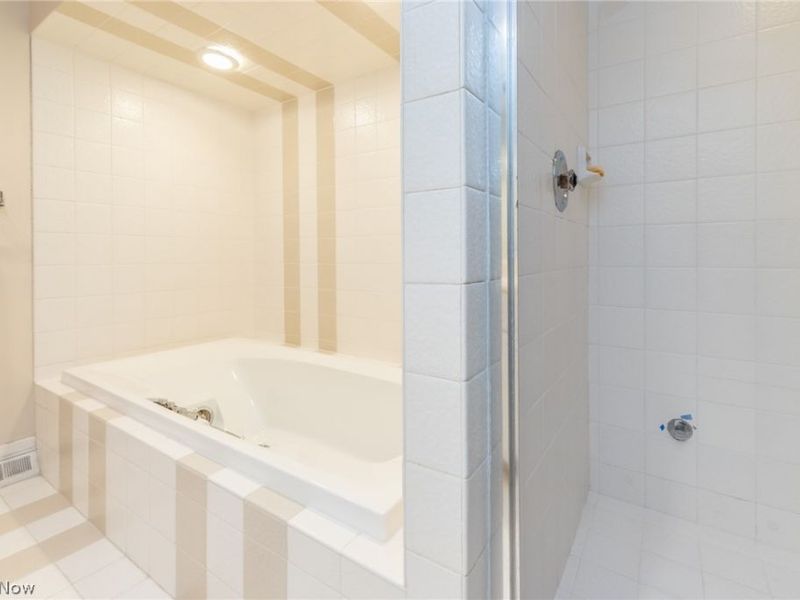 24653 Meldon Boulevard, Beachwood, OH 44122 Photo 33