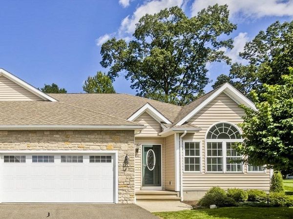 150 Stonybrook Way, Unit 150, South Hadley, MA 01075