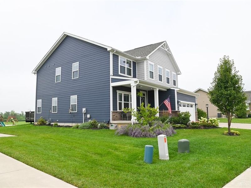 3258 Heatherstone Drive, Troy, OH 45373 Photo 3