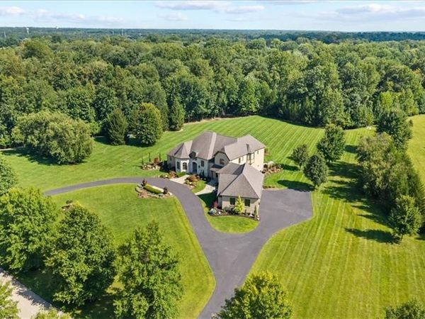9020 Whisperinghill Drive, IndianHill, OH 45242