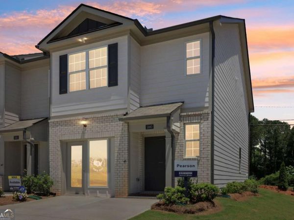 518 Woodcreek Circle SW, Unit 11, Atlanta, GA 30331