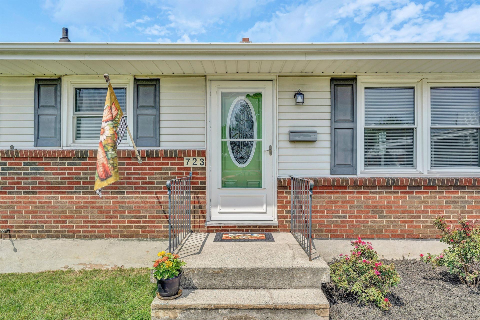 723 Fenwick Dr, Roanoke, VA 24019 Main Photo