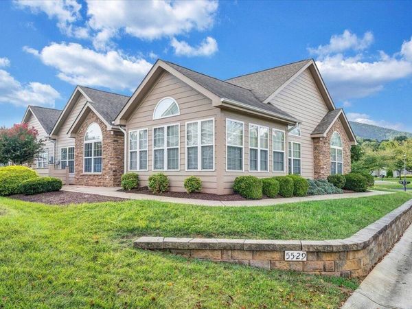 5529 Orchard Villas CIR, Roanoke, VA 24019