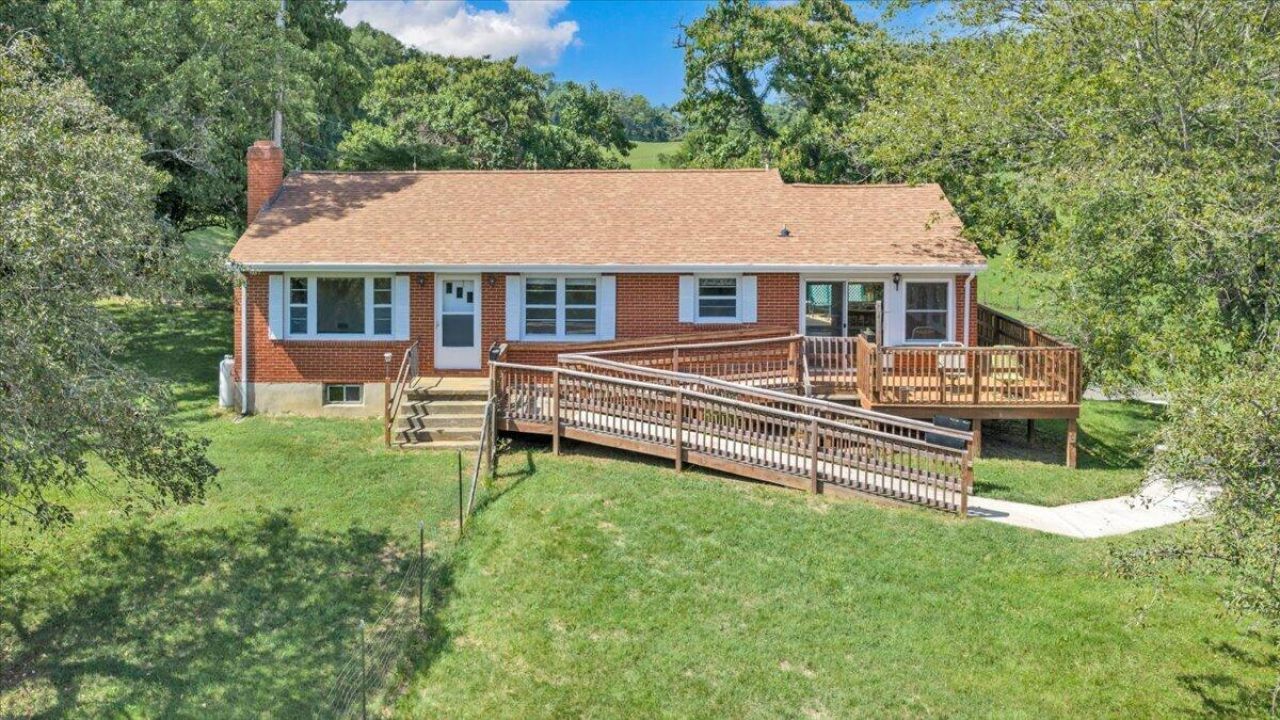 7815 Lee Hwy, Troutville, VA 24175 Main Photo