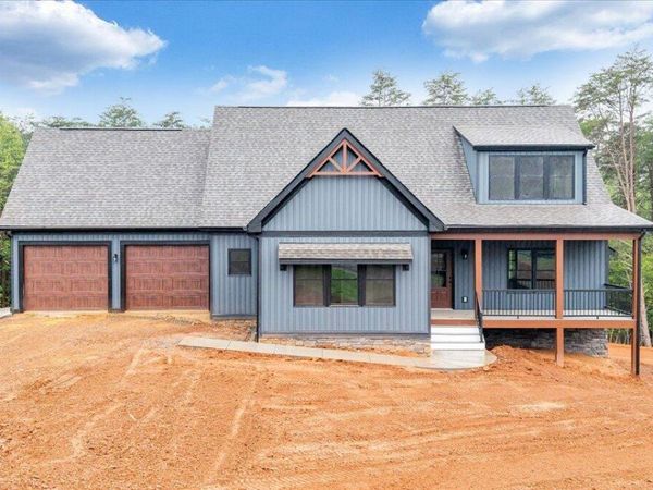 321 Windsor Castle DR, Moneta, VA 24121
