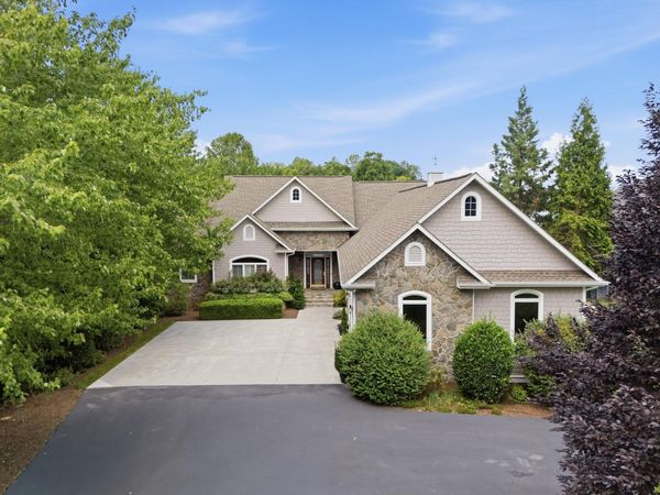 425 Park Way AVE, Moneta, VA 24121