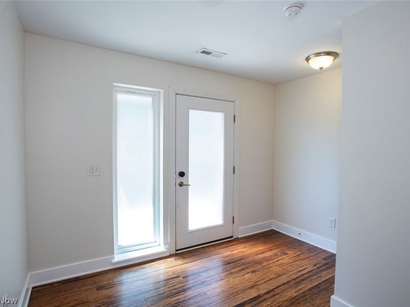 7309 Gateway Court, Cleveland, OH 44102 Photo 3