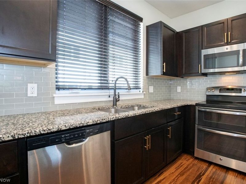 7309 Gateway Court, Cleveland, OH 44102 Photo 9
