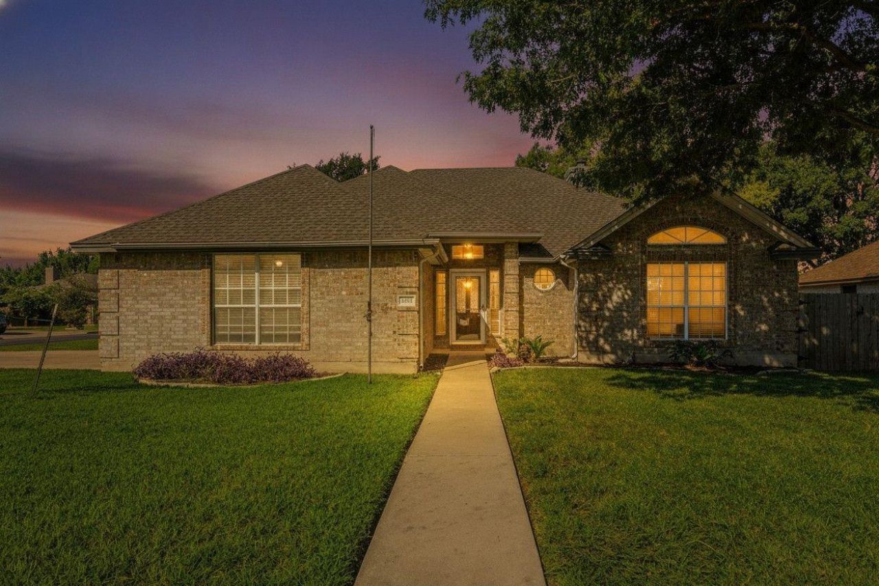 2610 Silver Valley Ln, Georgetown, TX 78626 Main Photo