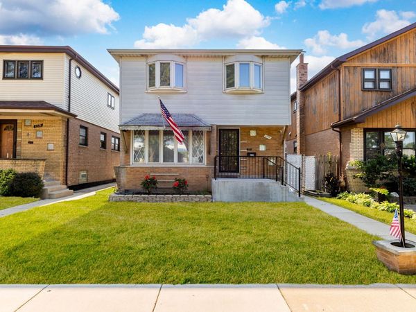 5728 S Parkside Avenue , Chicago, IL 60638
