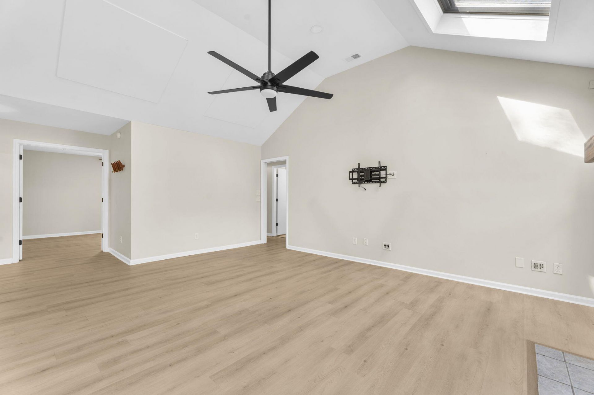 118 Bramwell Drive Photo 8