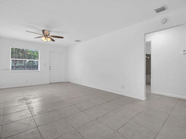 241 NW 40th St , Unit 3, Oakland Park, FL 33309