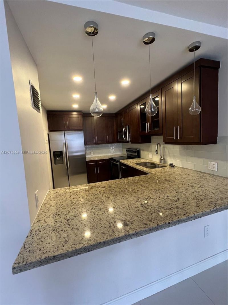 3375 N Country Club Dr , Unit 1408, Aventura, FL 33180 Photo