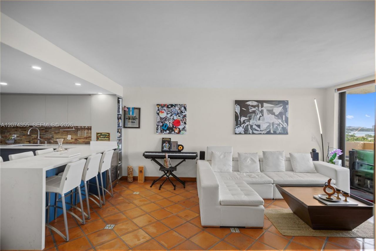 2350 NE 135th St , Unit 1204, North Miami, FL 33181 Photo