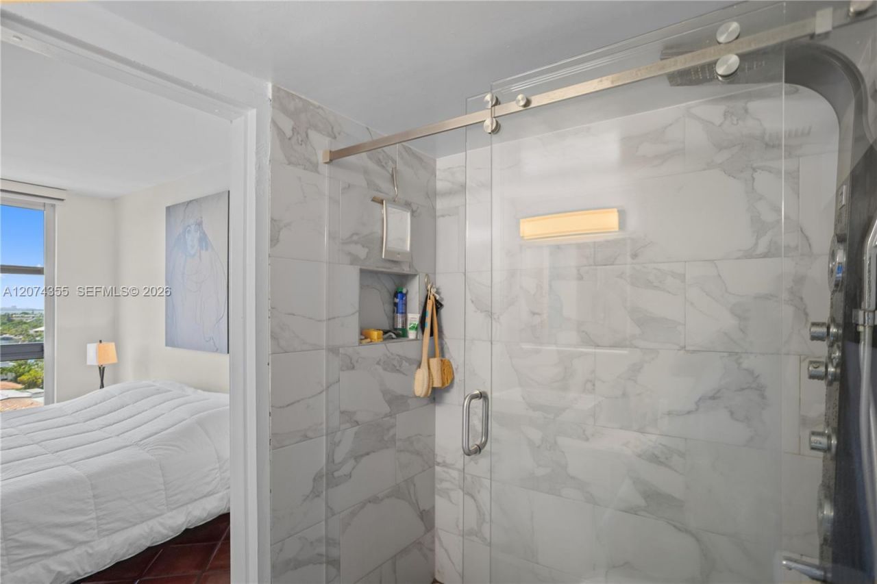 2350 NE 135th St , Unit 1204, North Miami, FL 33181 Photo