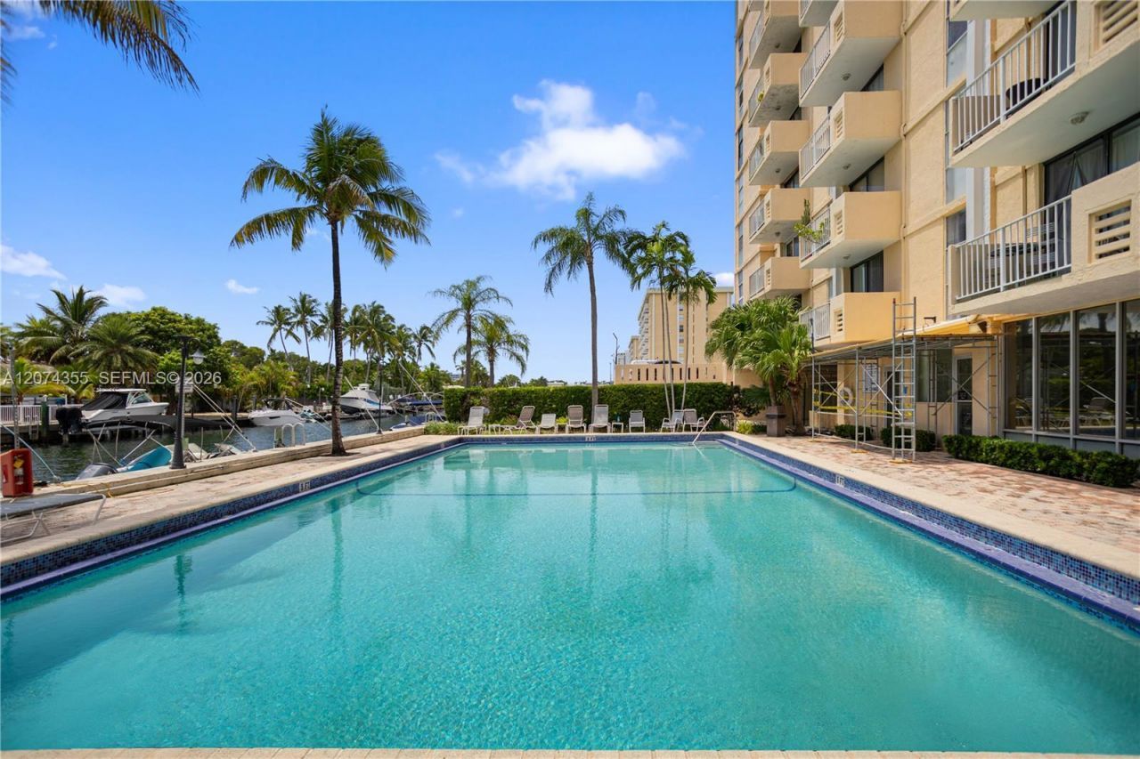 2350 NE 135th St , Unit 1204, North Miami, FL 33181 Photo