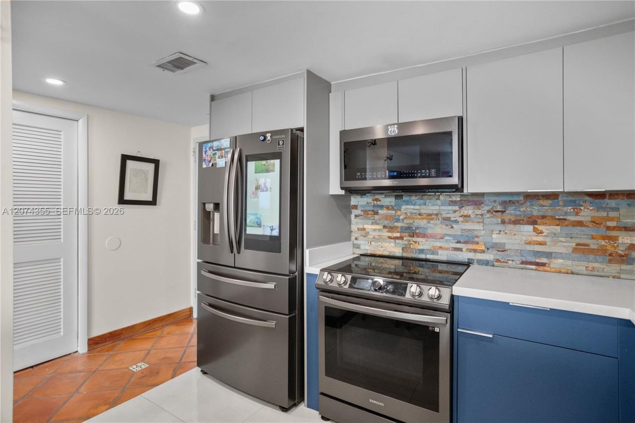 2350 NE 135th St , Unit 1204, North Miami, FL 33181 Photo
