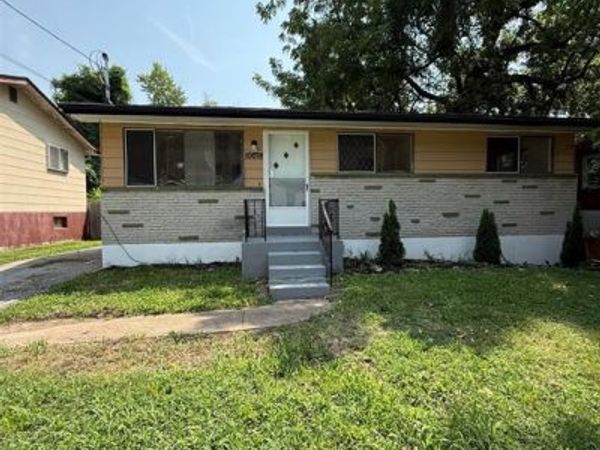 10078 Green Valley Drive , St Louis, MO 63136