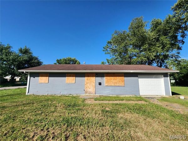 1605 Parklane Drive , Cahokia, IL 62206