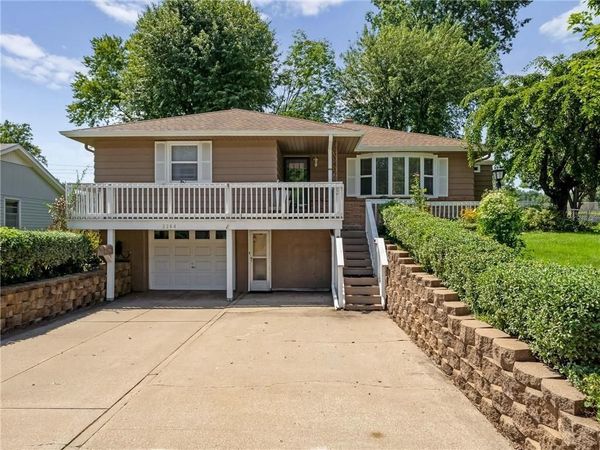 2204 Strader Terrace, St Joseph, MO 64503